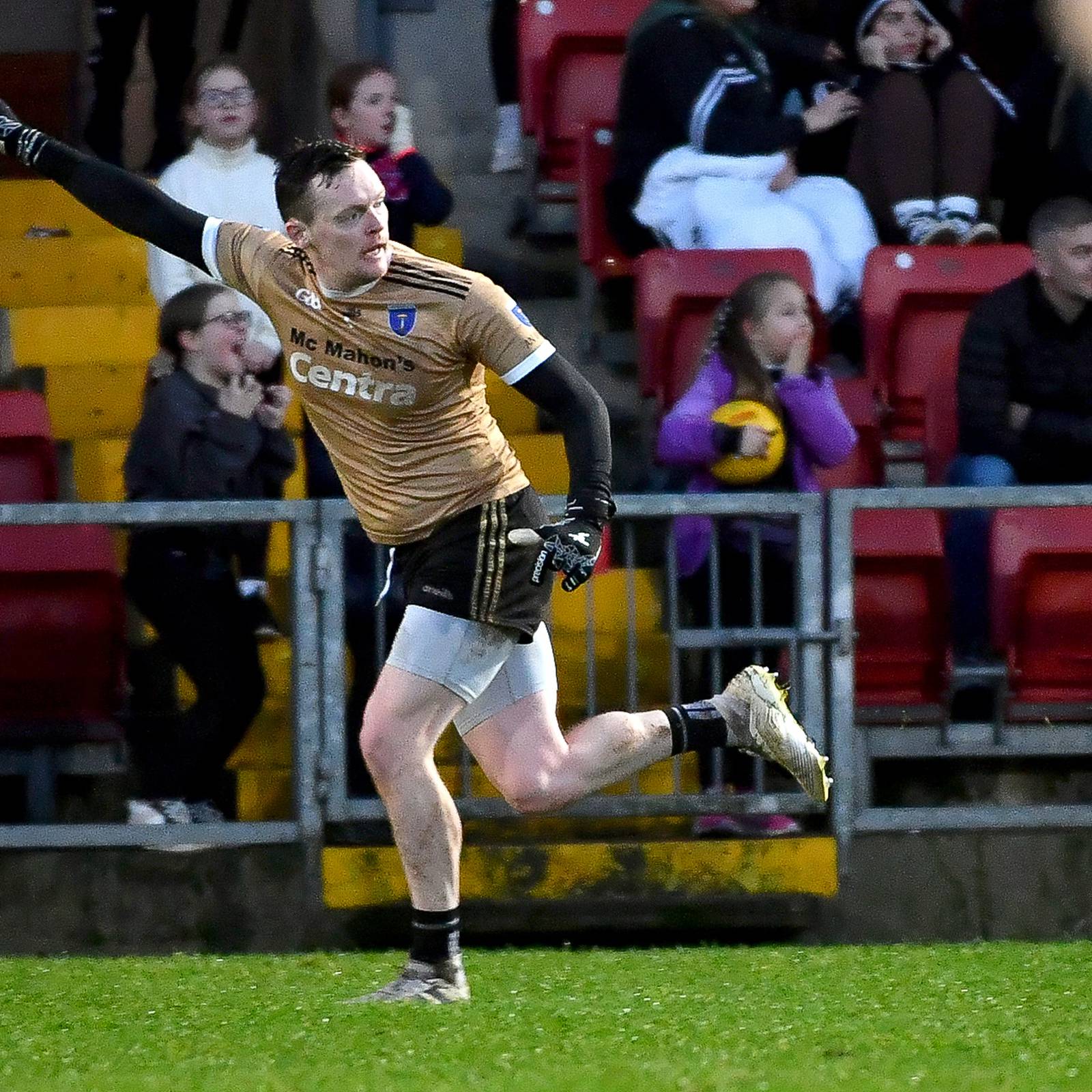 Pursuit of ‘keeper trio underlines the competition